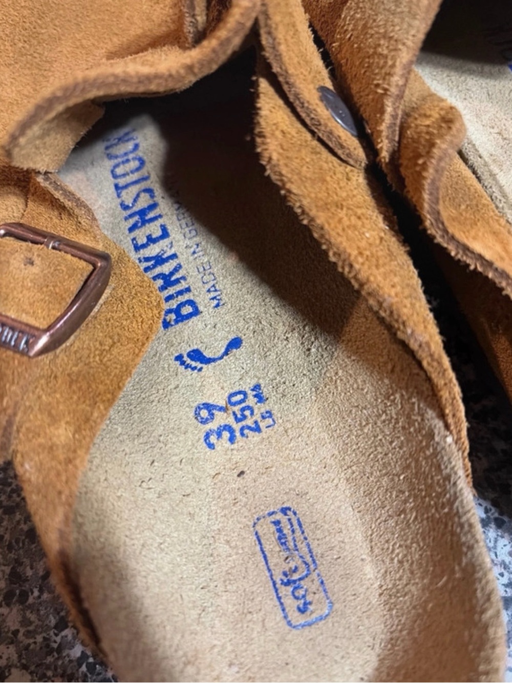 Birkenstock Women’s Suede Clogs in Tan